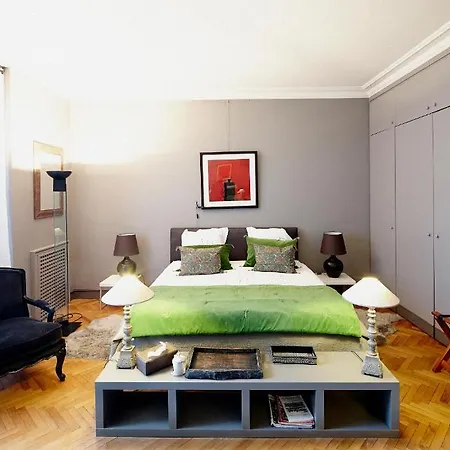 Centre Le Patio De L'intendance Гостевой дом Бордо