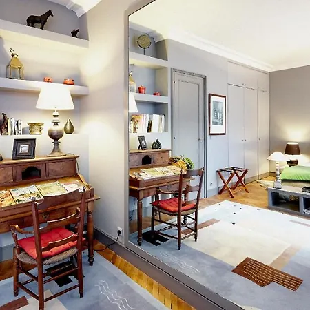 Centre Le Patio De L'intendance Гостевой дом