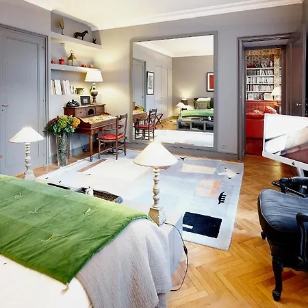 Centre Le Patio De L'intendance Гостевой дом