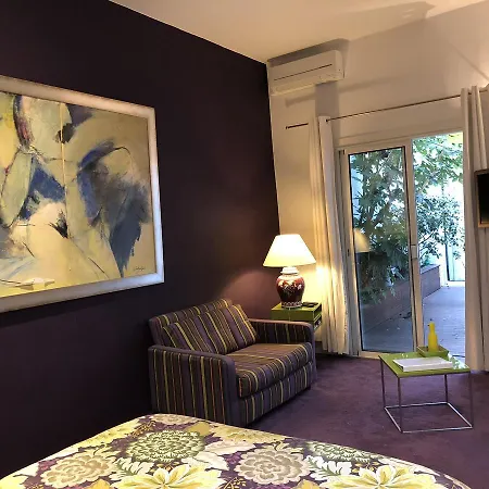 Centre Le Patio De L'intendance Гостевой дом Бордо