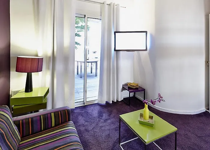 Centre Le Patio De L'intendance بيت ضيافة 4*