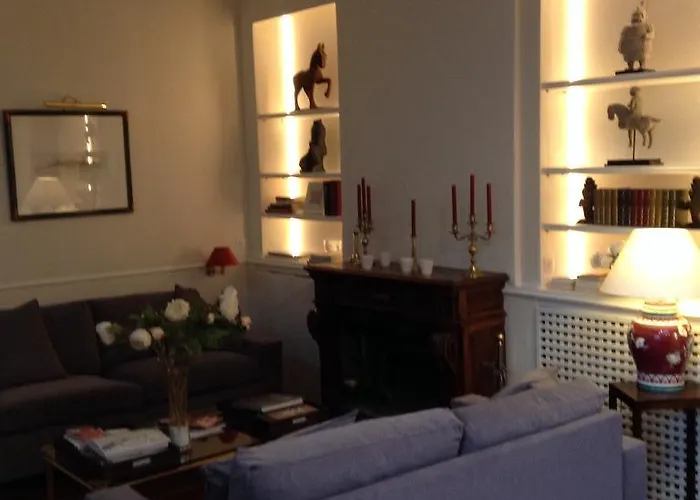 Centre Le Patio De L'intendance بيت ضيافة