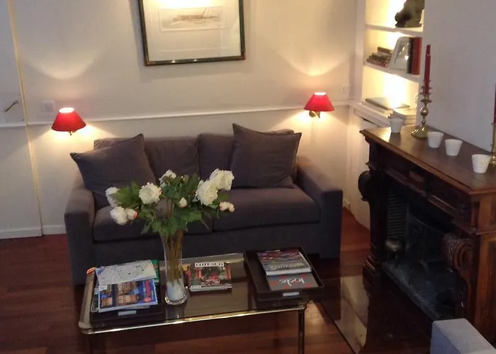 Centre Le Patio De L'intendance Konukevi 4*