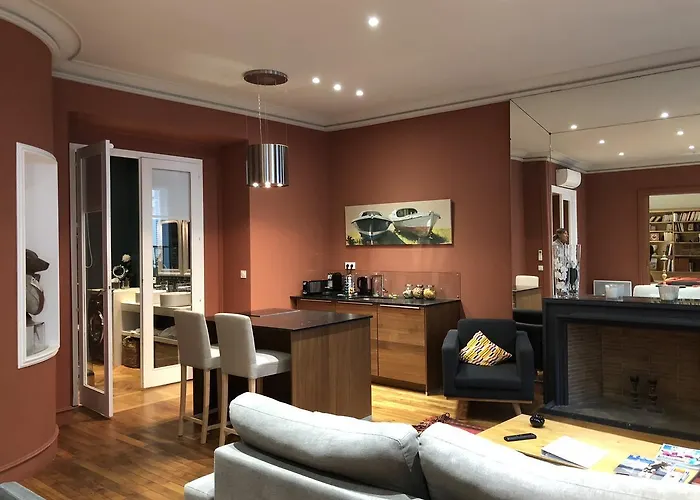 Centre Le Patio De L'intendance Konukevi 4*