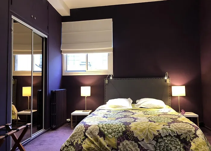 Centre Le Patio De L'intendance بيت ضيافة