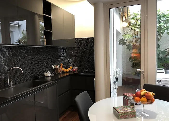 게스트하우스 Centre Le Patio De L'intendance