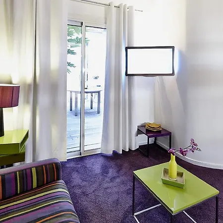 Centre Le Patio De L'intendance Πανσιόν 4*