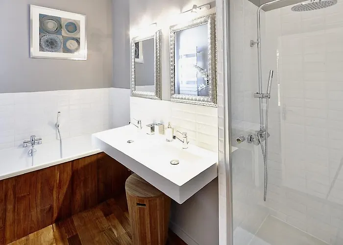 Gasthuis Centre Le Patio De L'intendance 4*